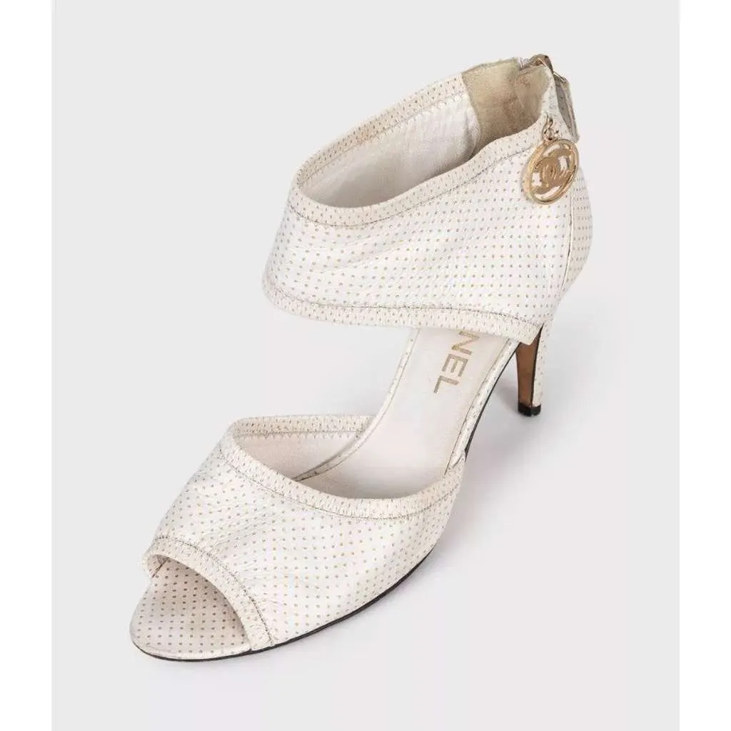 Chanel Polka Dot Sandals White Leather Good - Inside View