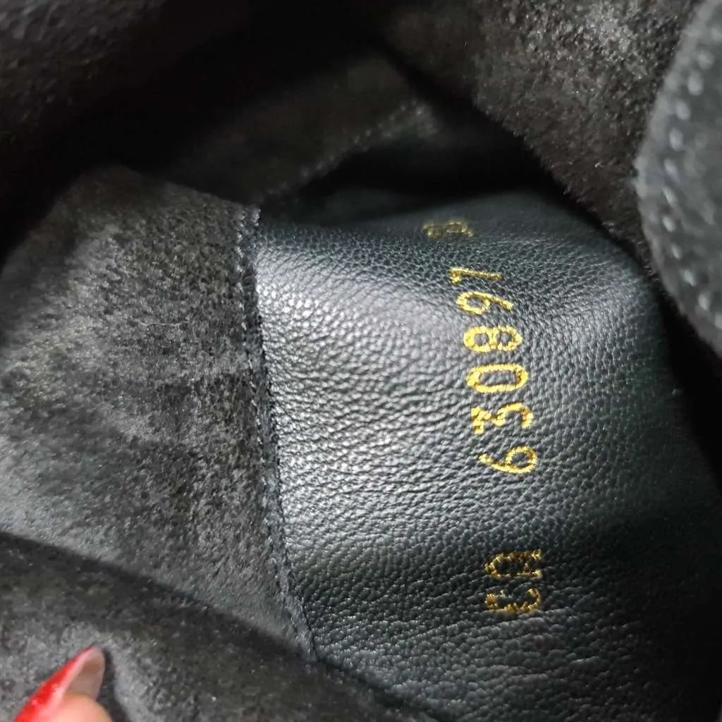 Saint Laurent Boots Black Suede Very good - Model View