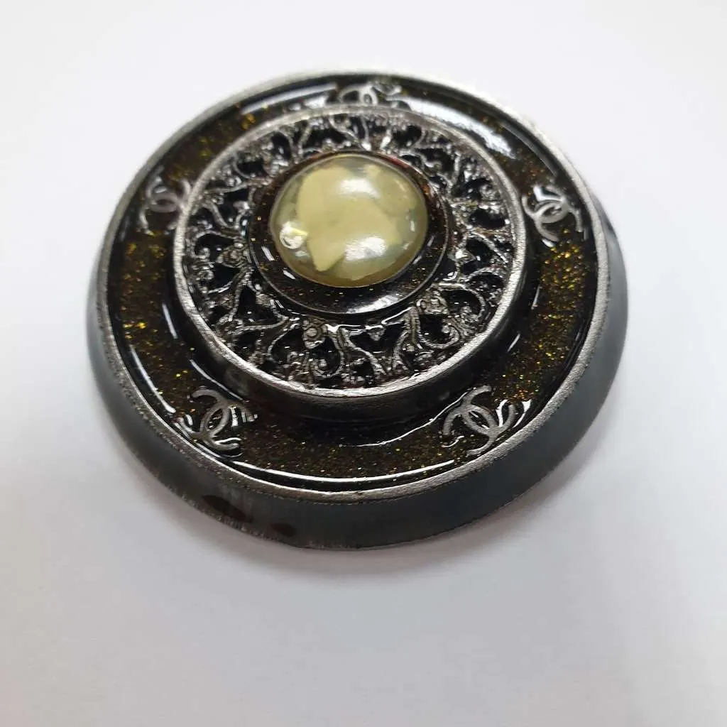 Chanel 11A round brooch Black Very good - Back View