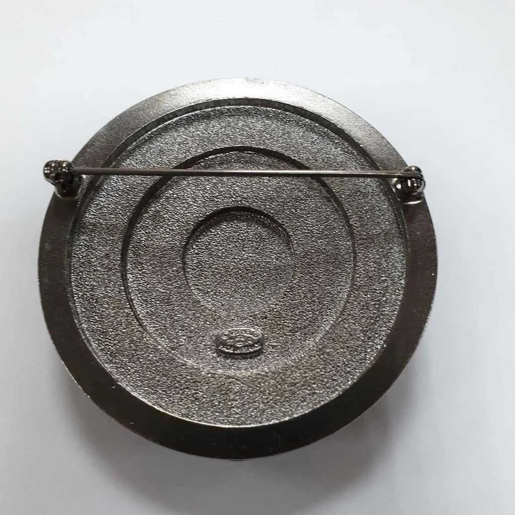 Chanel 11A round brooch Black Very good - Inside View
