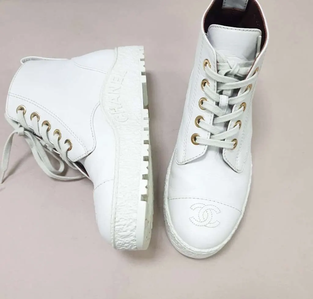 Chanel Lace Up Ankle Boots Booties White Leather Very good - Inside View