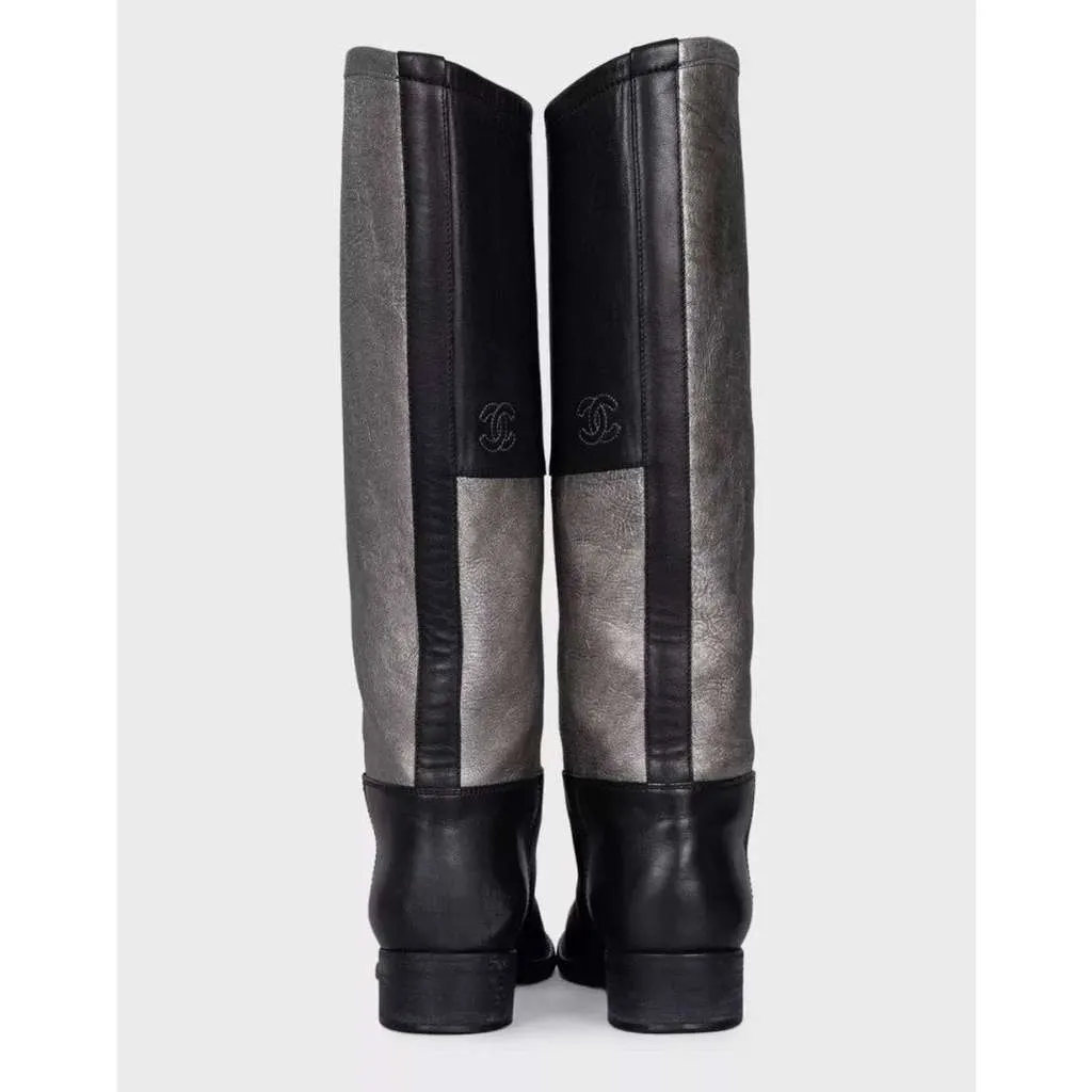 Chanel Ankle Boots Black Leather Very good - Model View