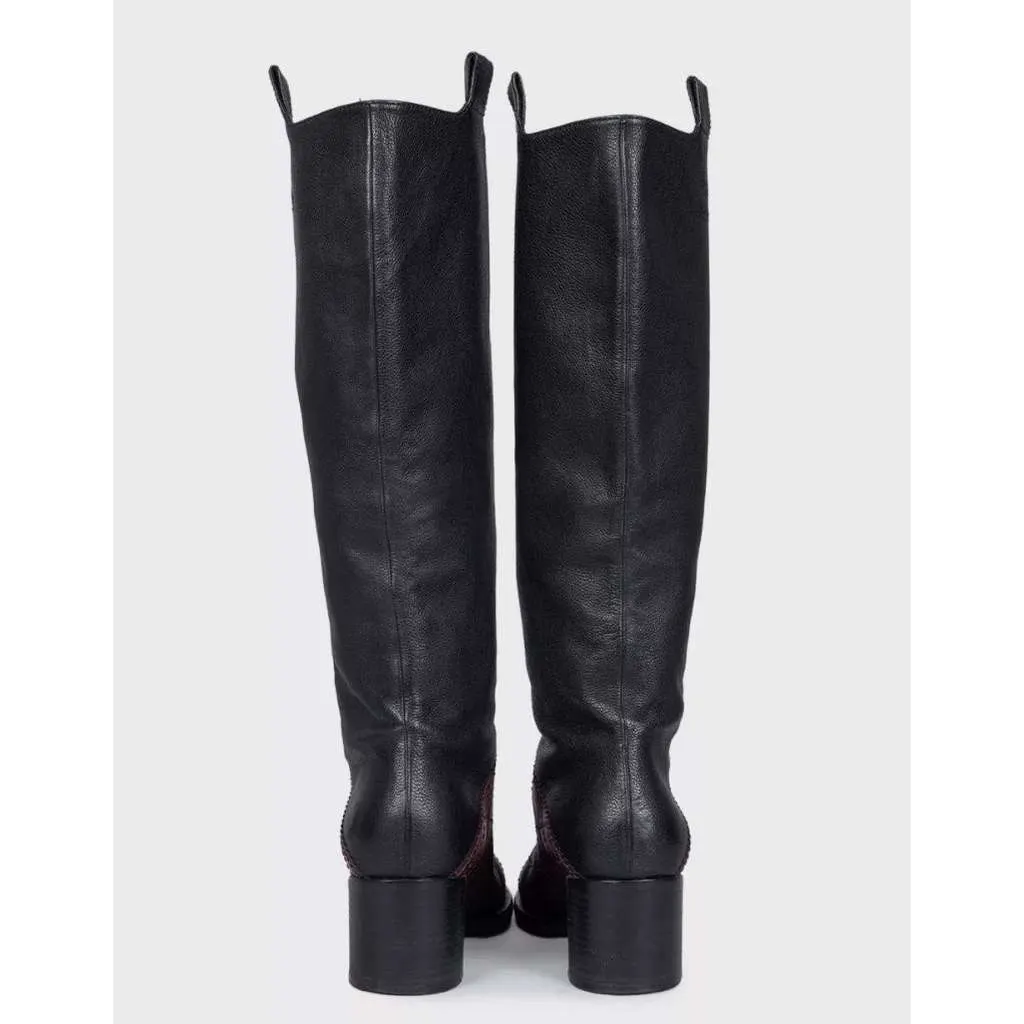 Chanel Two CC logo Boots Black Leather Very good - Model View