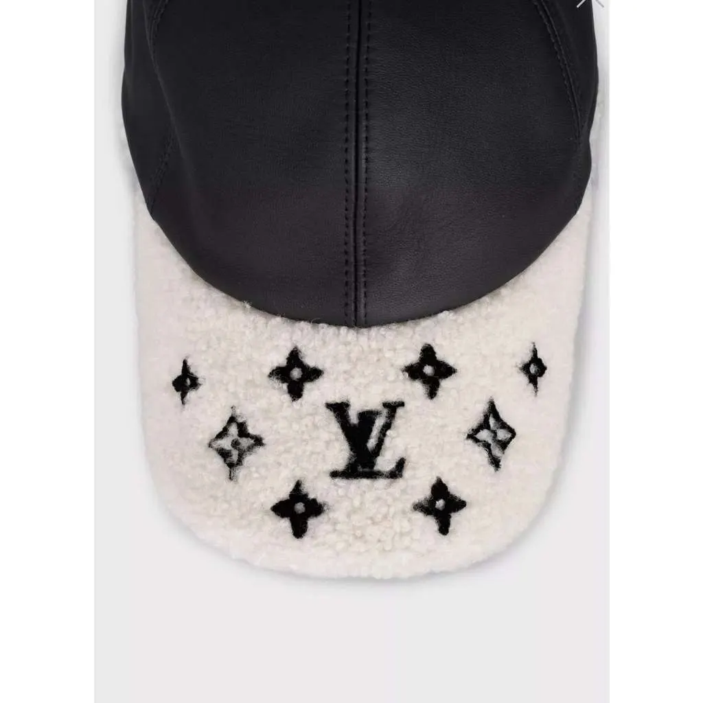 Louis Vuitton Lambskin Cap and Glove Set Black Leather Very good - Model View