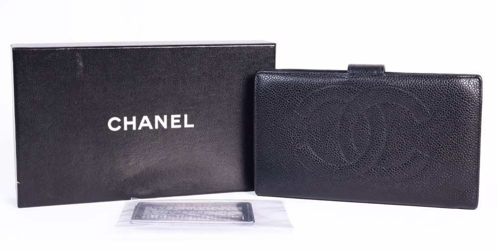 Chanel Caviar Wallet - Back view