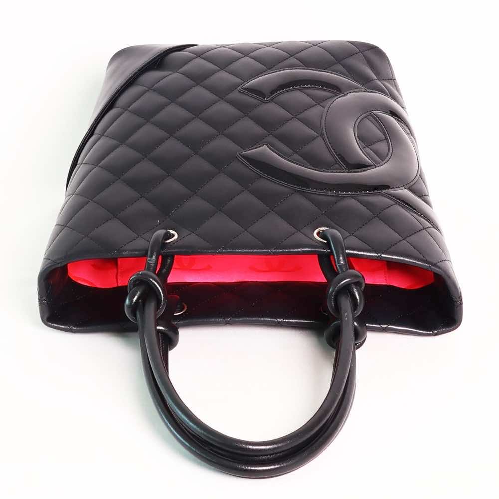 Chanel Cambon Medium - Side view