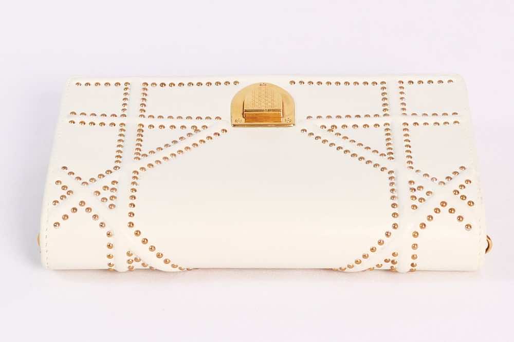 Dior Diorama WOC - Side view