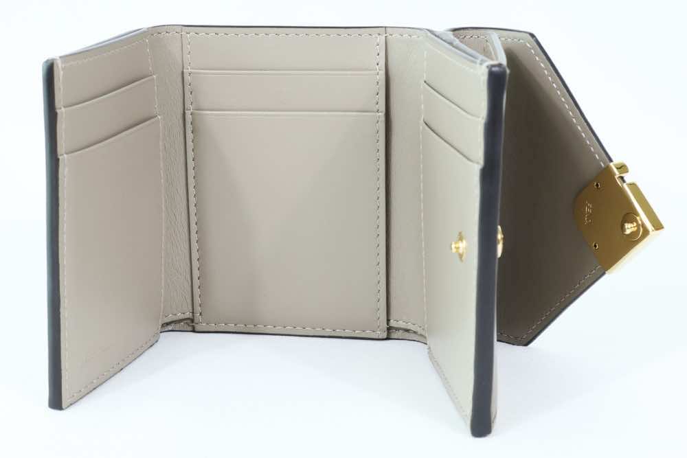 Fendi Diamond Wallet - Image 18