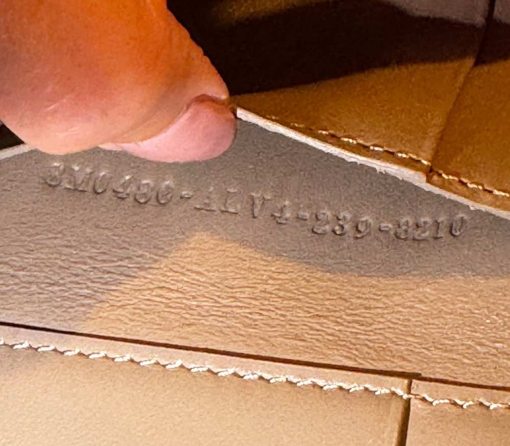 Fendi Diamond Wallet - Image 19