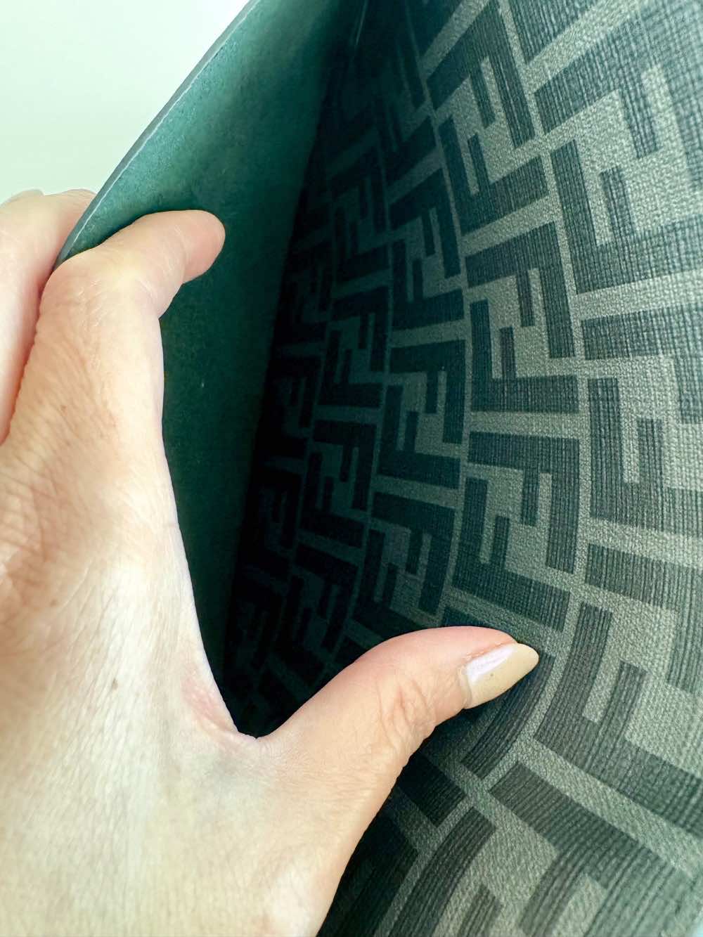 Fendi Flat Pouch - Detail 2