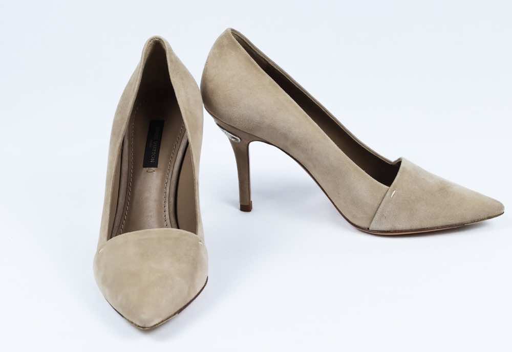 Louis Vuitton Velvet Heels - Detail 1