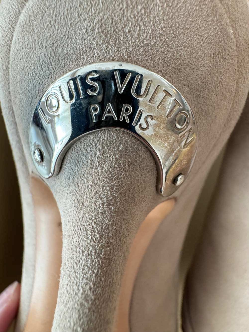 Louis Vuitton Velvet Heels - Image 12