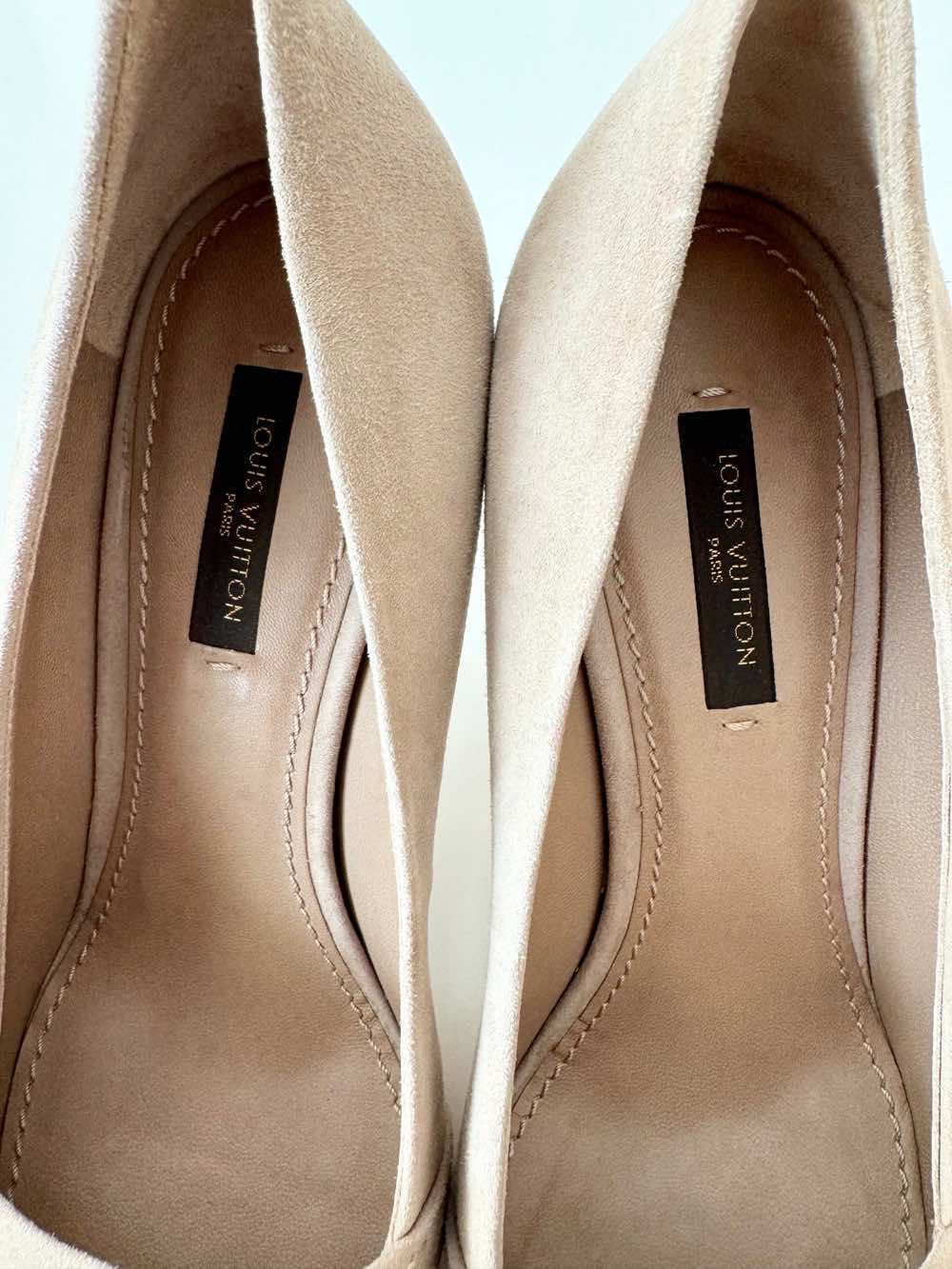 Louis Vuitton Velvet Heels - Image 15
