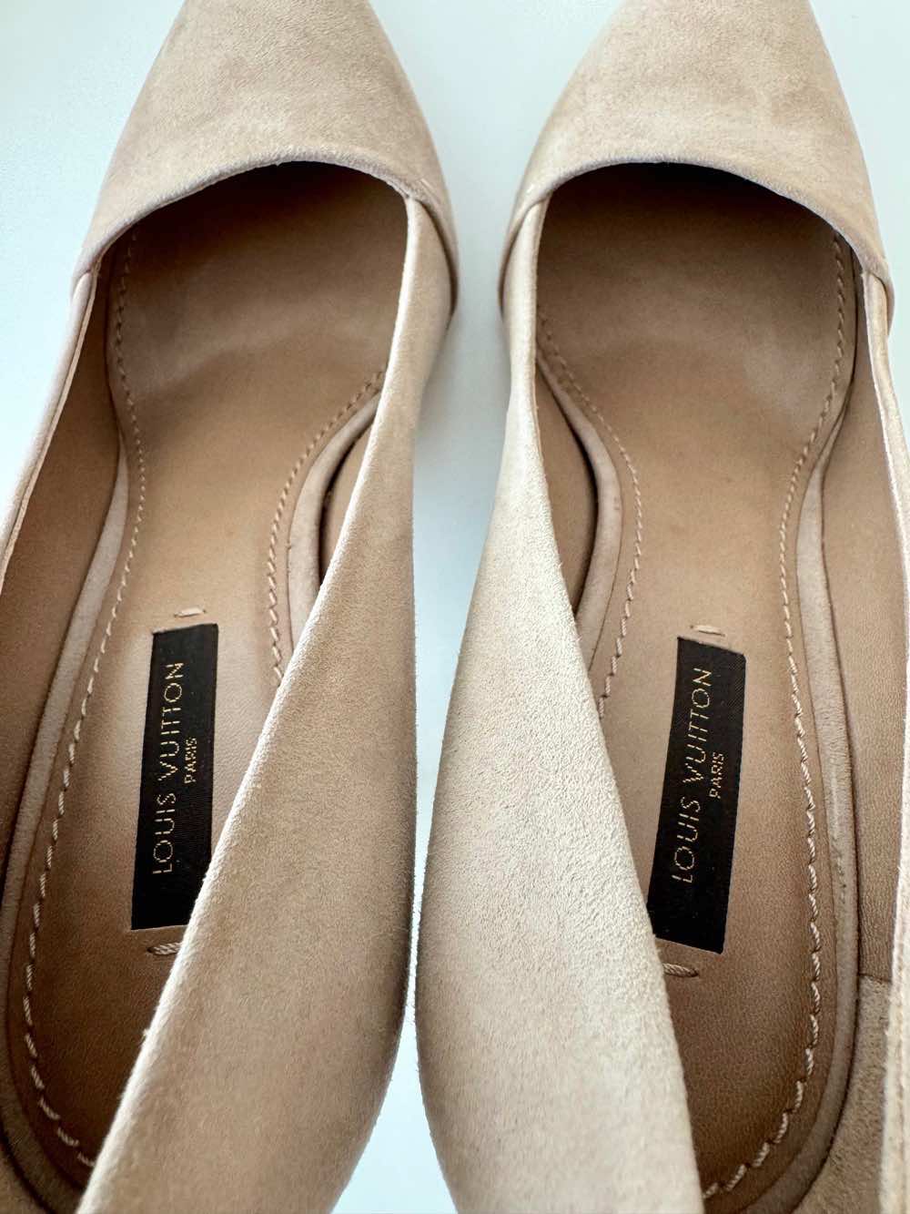 Louis Vuitton Velvet Heels - Image 16