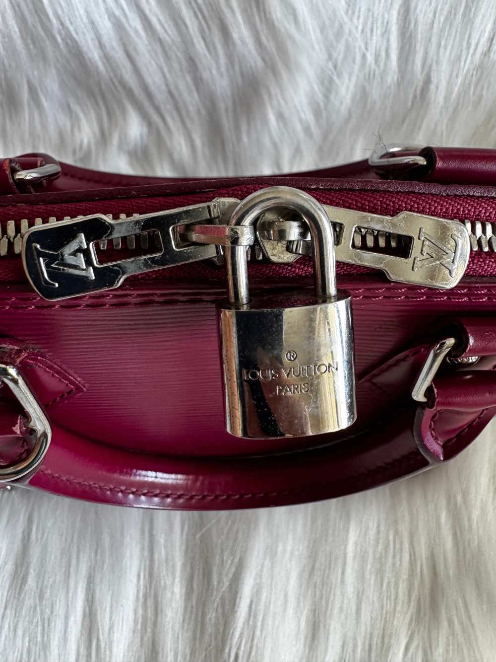 Louis Vuitton Alma BB - Image 15