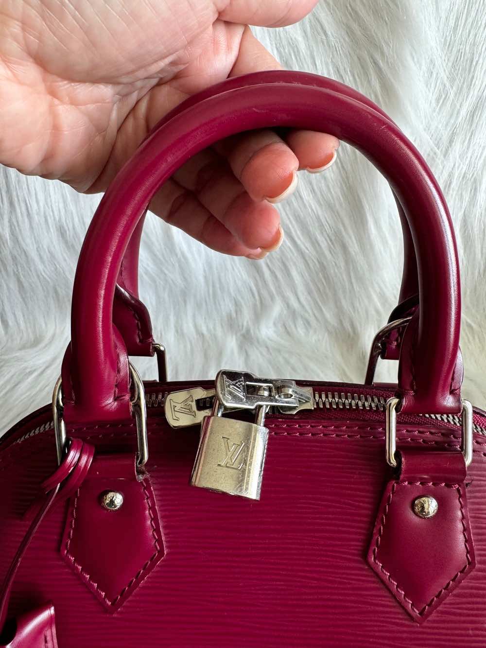 Louis Vuitton Alma BB - Image 25