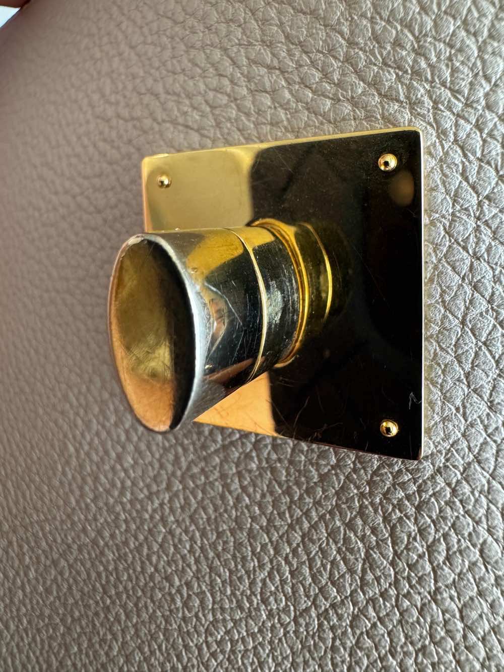 Louis Vuitton MyLockme BB - Image 24