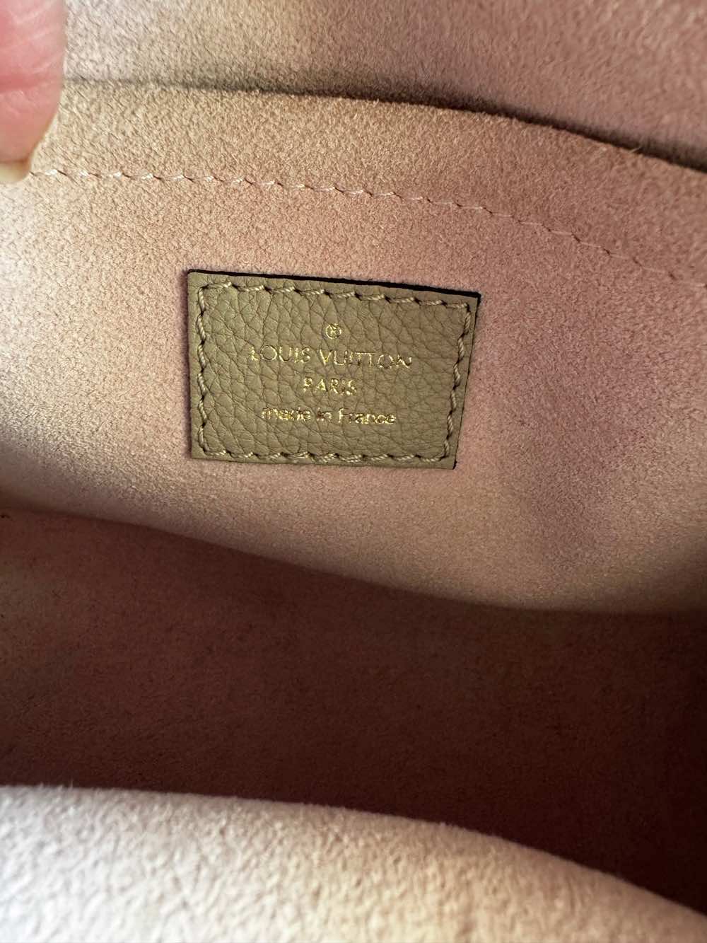 Louis Vuitton MyLockme BB - Image 25