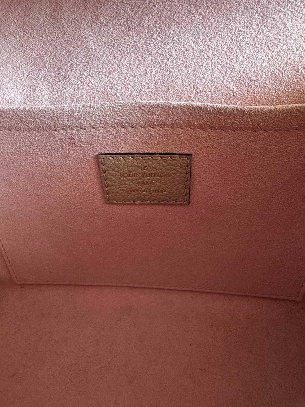 Louis Vuitton MyLockme BB - Image 26