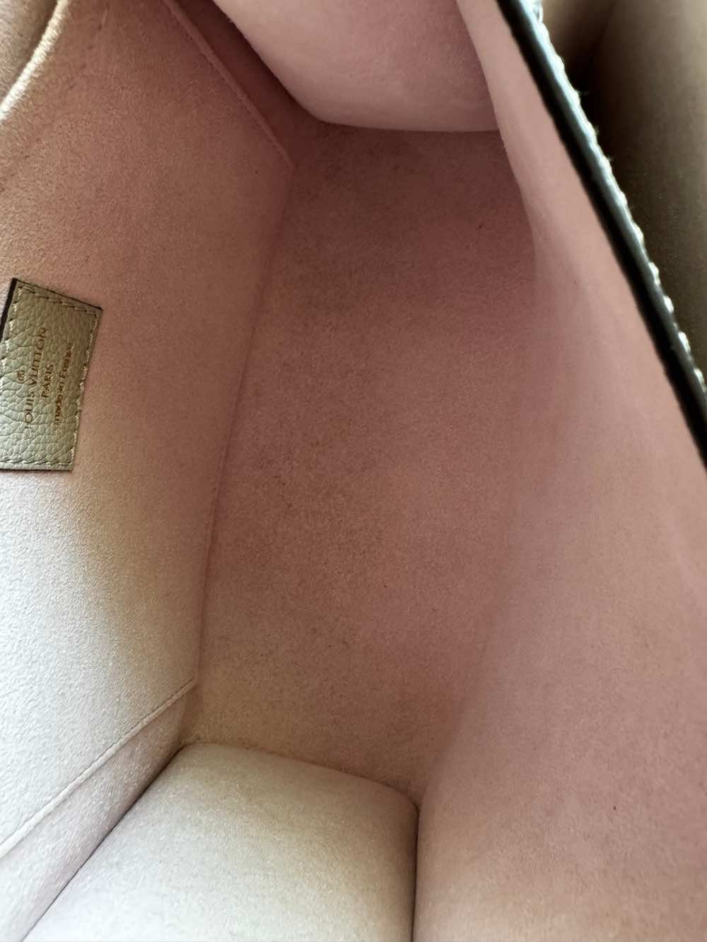 Louis Vuitton MyLockme BB - Image 27