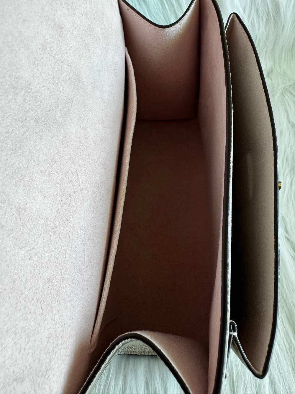 Louis Vuitton MyLockme BB - Image 29