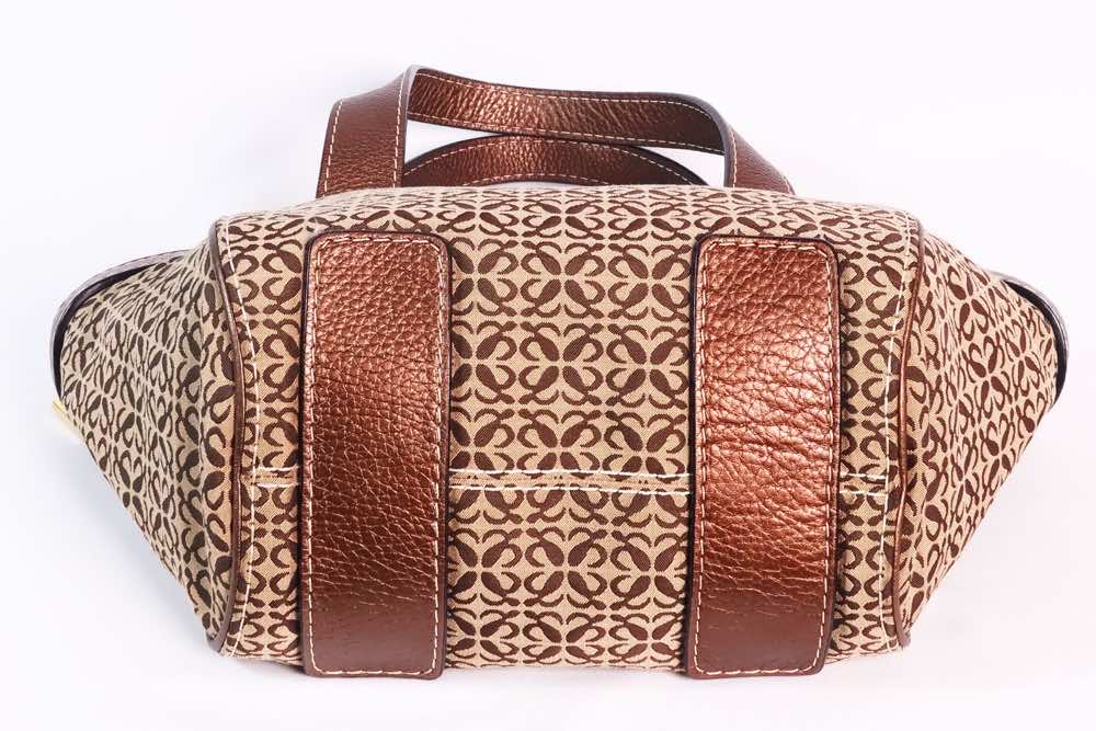 Loewe Anagram Tote - Image 14