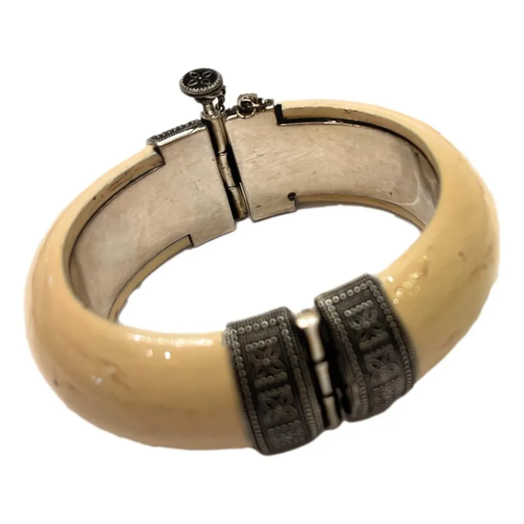Saint Laurent Ivory Silver Bangle Bracelet Beige Never worn, with tag - Back View