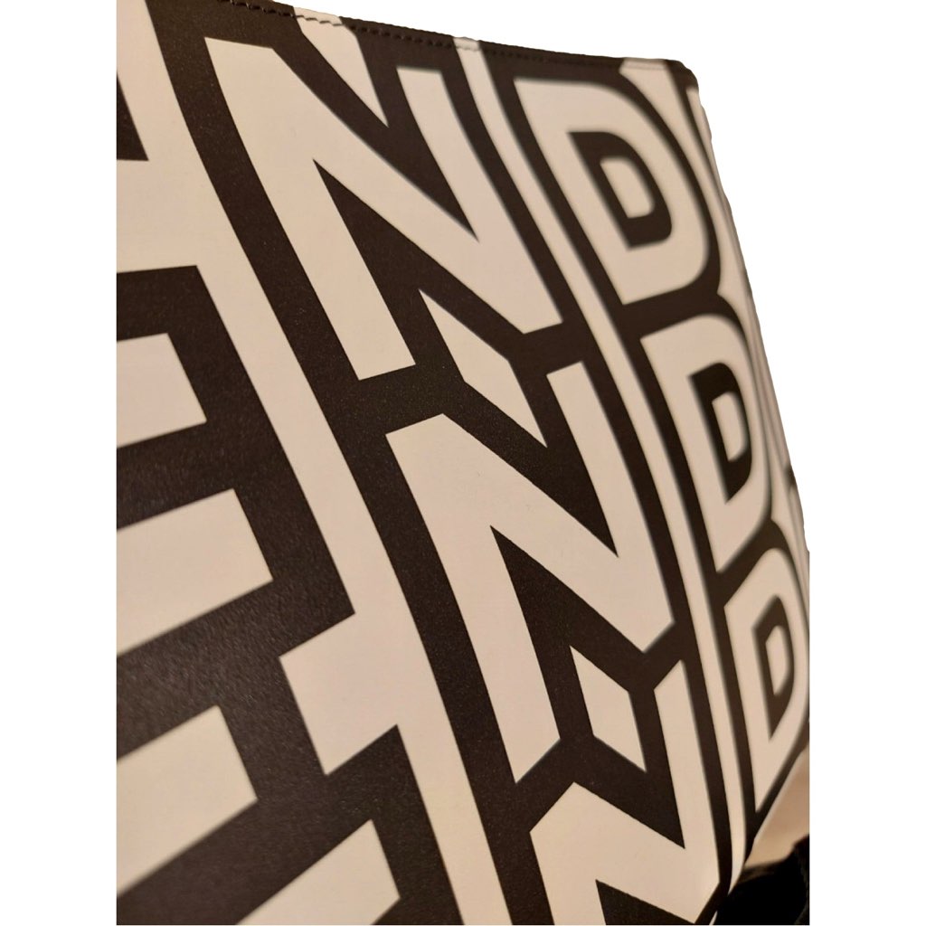 Fendi Fendi by Marc Jacobs Roma Black White Large Leather Clutch - Detail 1