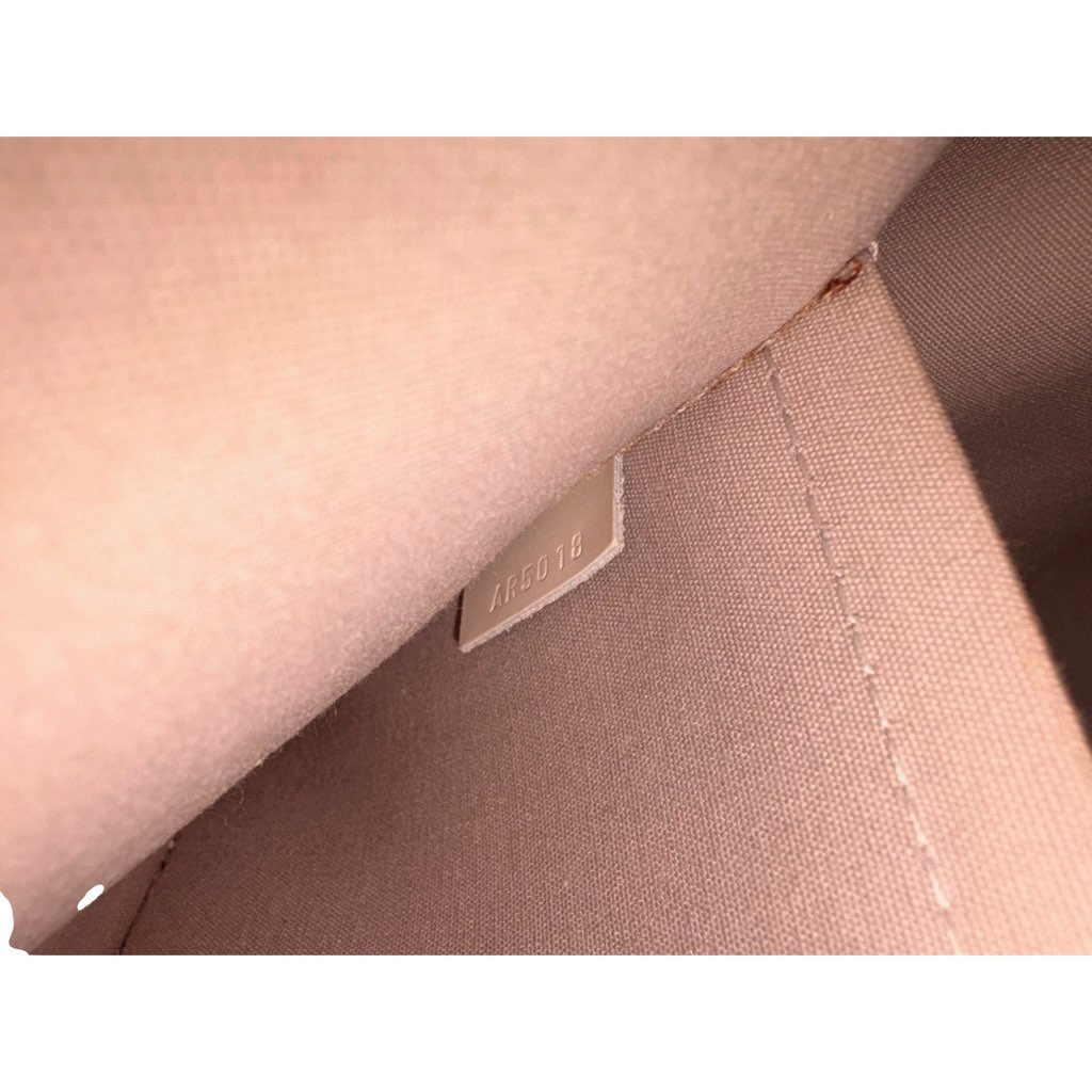 Louis Vuitton Louis?Vuitton Madeleine PM Epi Shoulder Bag White - Image 13