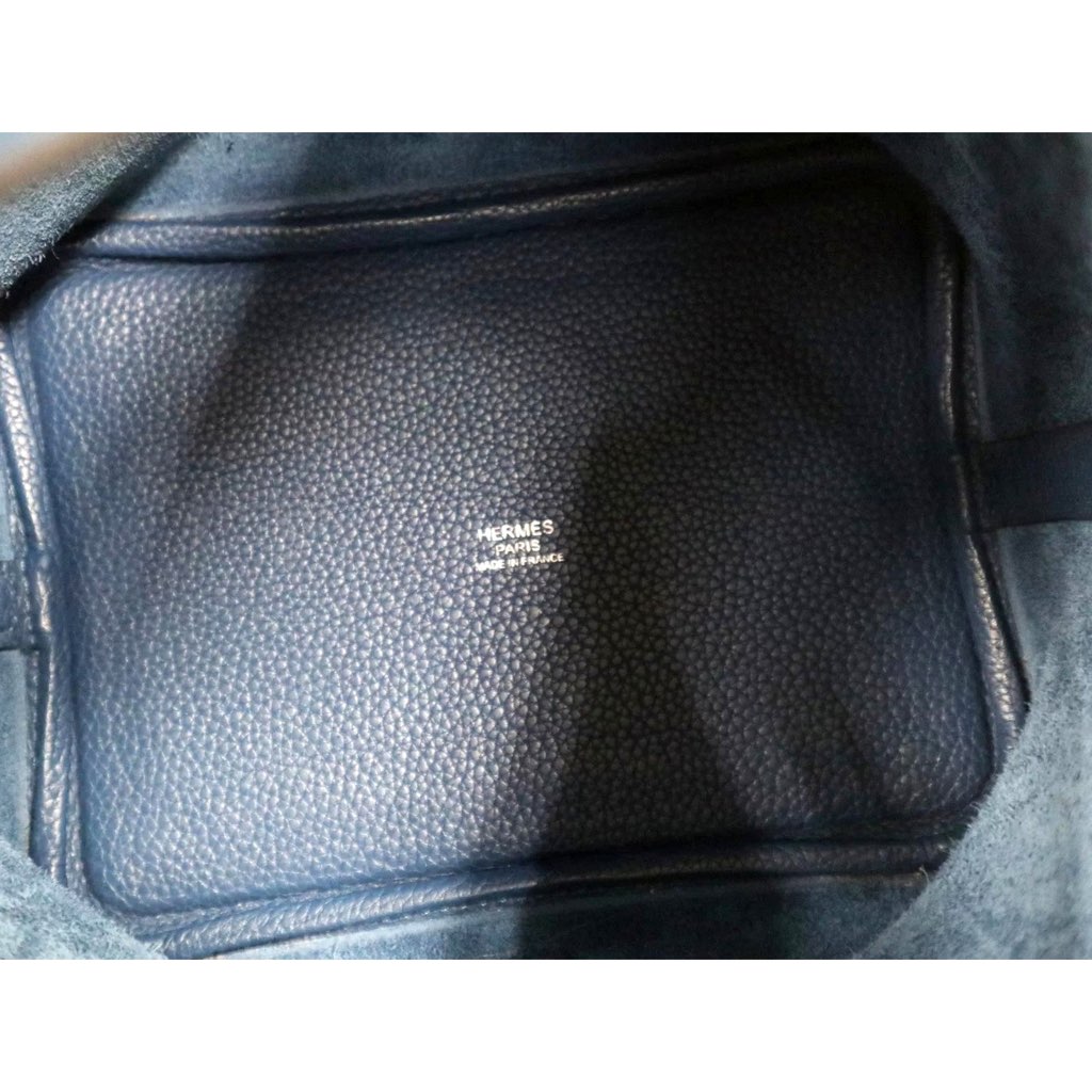 Hermès Hermes Picotin 18 Veau Taurillon Clemence Leather Bleu Nuit - Detail 1