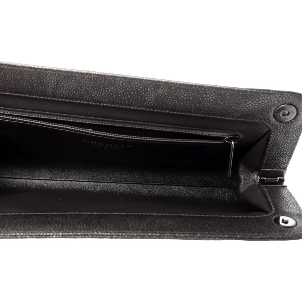 Chanel Chanel Caviar Black Leather CC Frame Medium Clutch Handbag - Detail 1