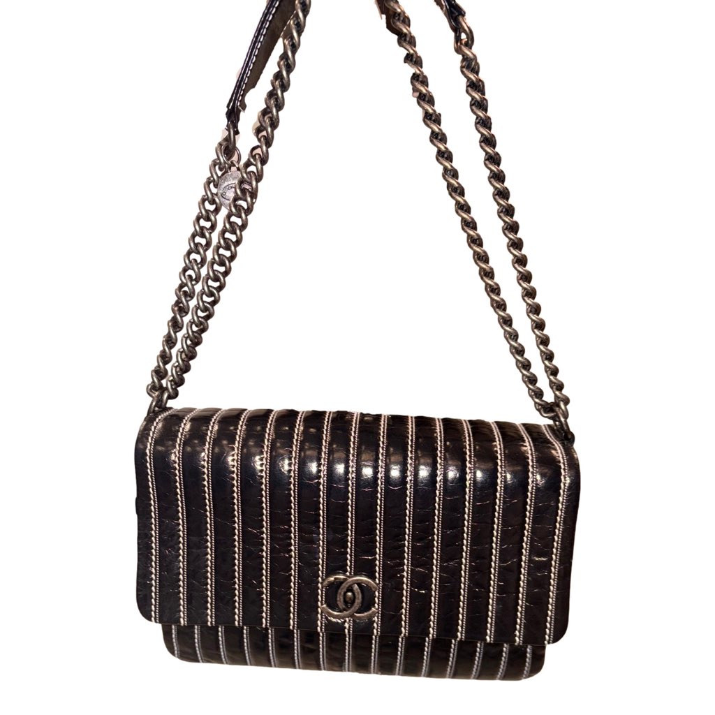 Chanel Chanel White Vertical Stitch Black Flap Bag - Detail 1