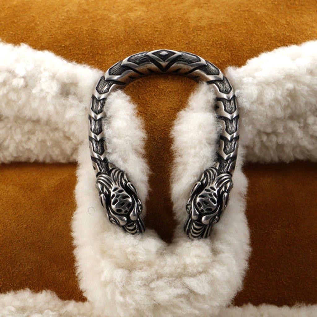 Gucci Gucci Dionysus Bag Suede with Shearling Medium - Detail 1