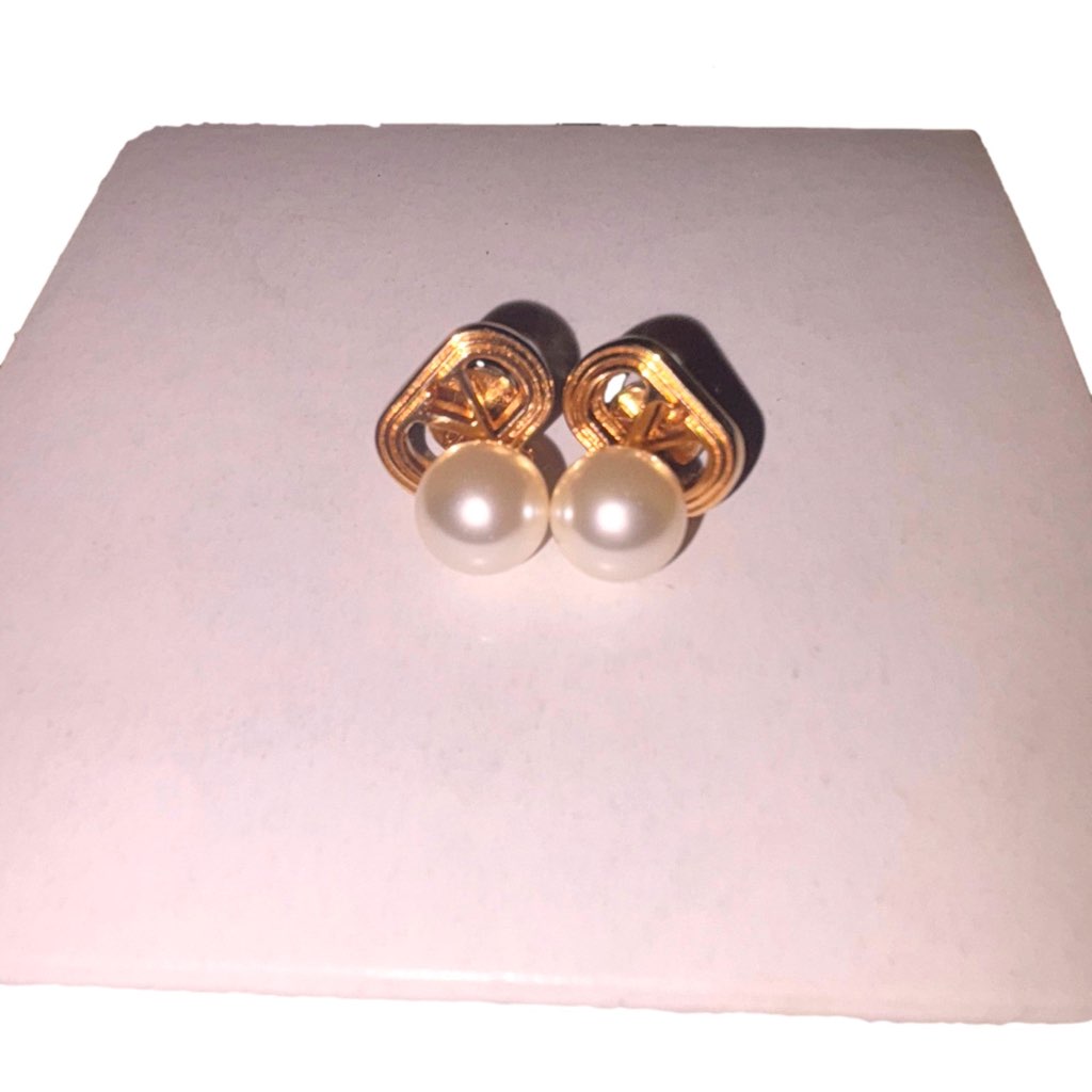 Valentino Garavani Valentino Garavani Ovalette Gold Pearl Drop Earrings - Image 6