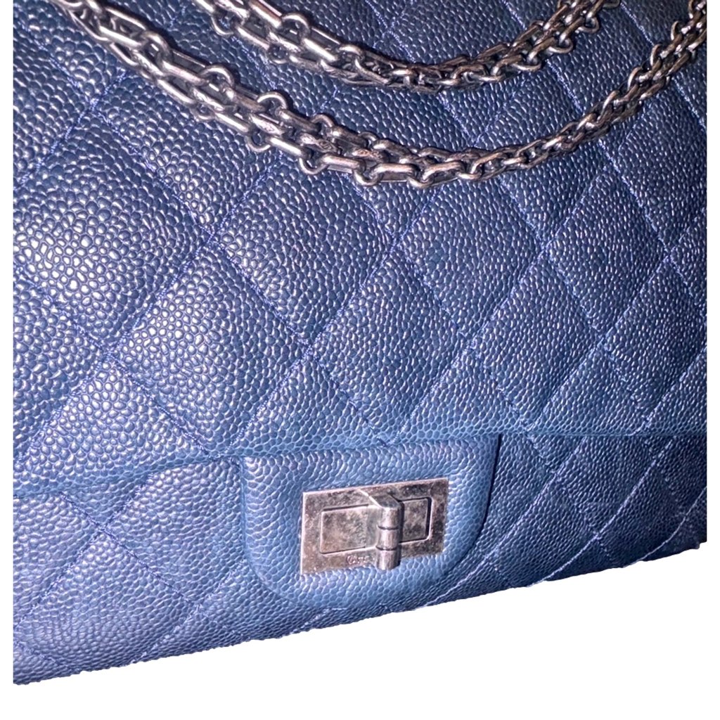 Chanel Chanel Reissue 2.55 Flap Bag Quilted Caviar 226 Navy - Detail 1