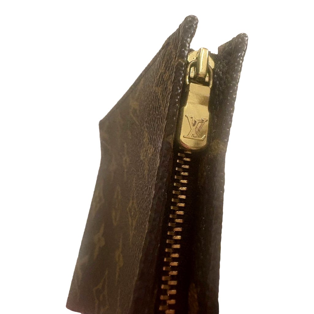 Louis Vuitton Louis Vuitton Monogram Poche Toilette 19 Clutch - Detail 2