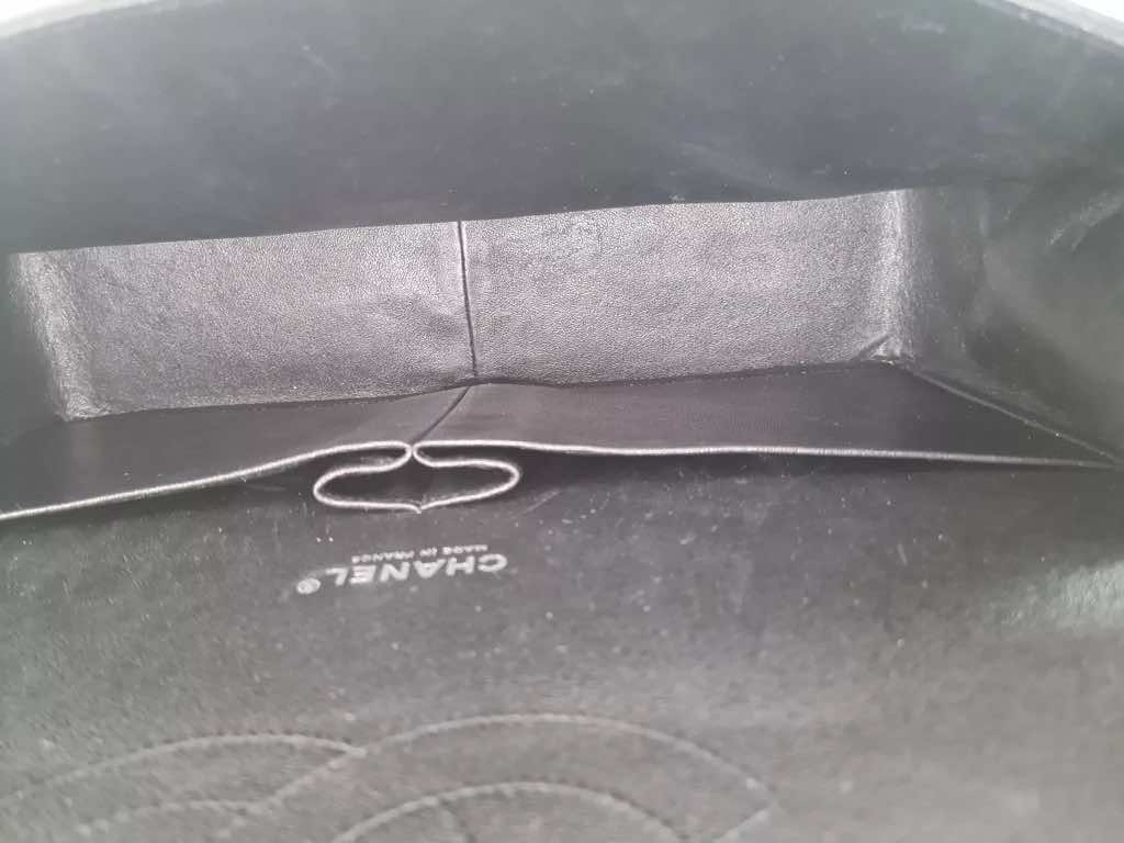 Chanel Classic Maxi Quilted Flap - Image 12