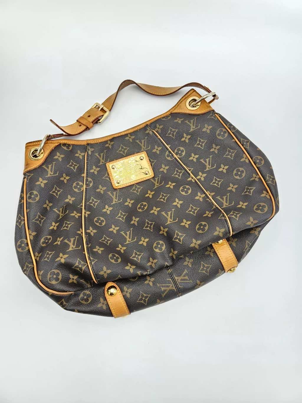 Louis Vuitton Monogram Leather Galliera - Image 10