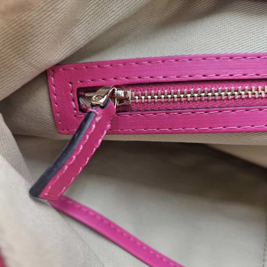 Valentino Pink Leather Clutch Bag - Detail 2