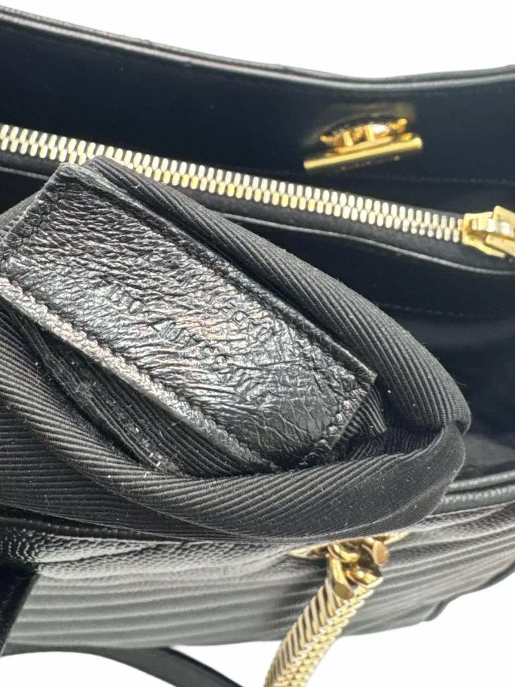 Saint Laurent Matelasse Leather Cassandre - Detail 1