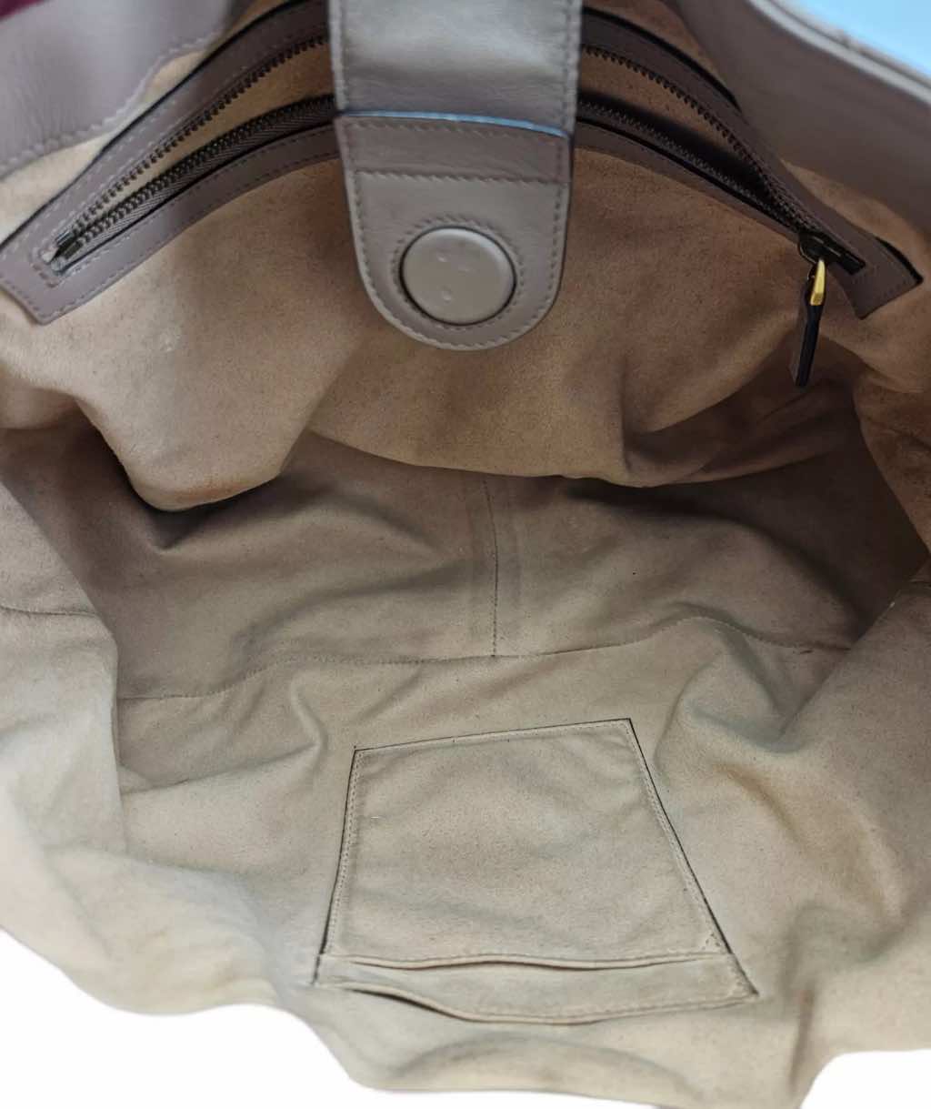 Gucci Leather GG Marmont Tote - Detail 2