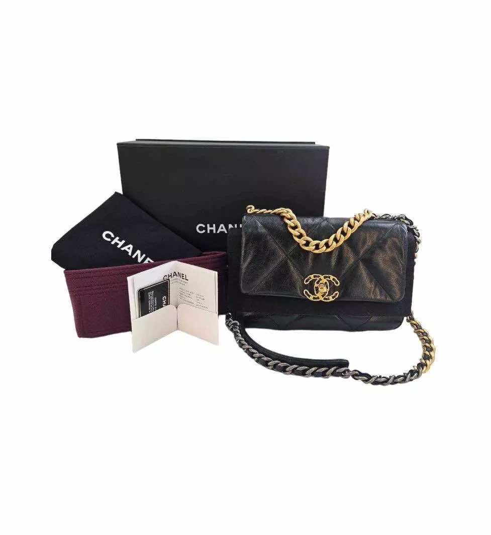 Chanel 19 Black Leather Quilted - Back view