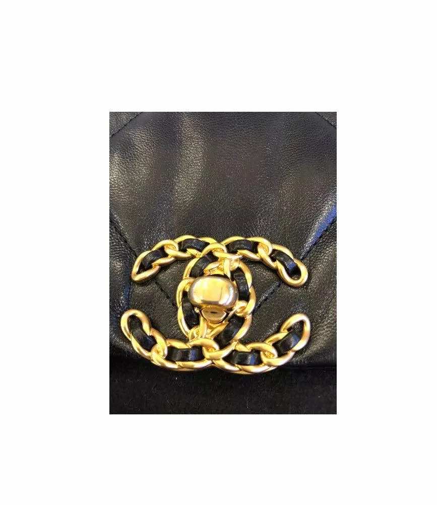 Chanel 19 Black Leather Quilted - Image 11