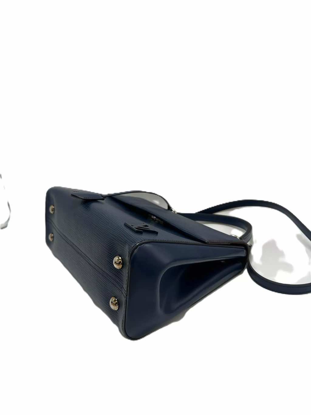 Louis Vuitton Saphir Epi Leather Cluny - Side view