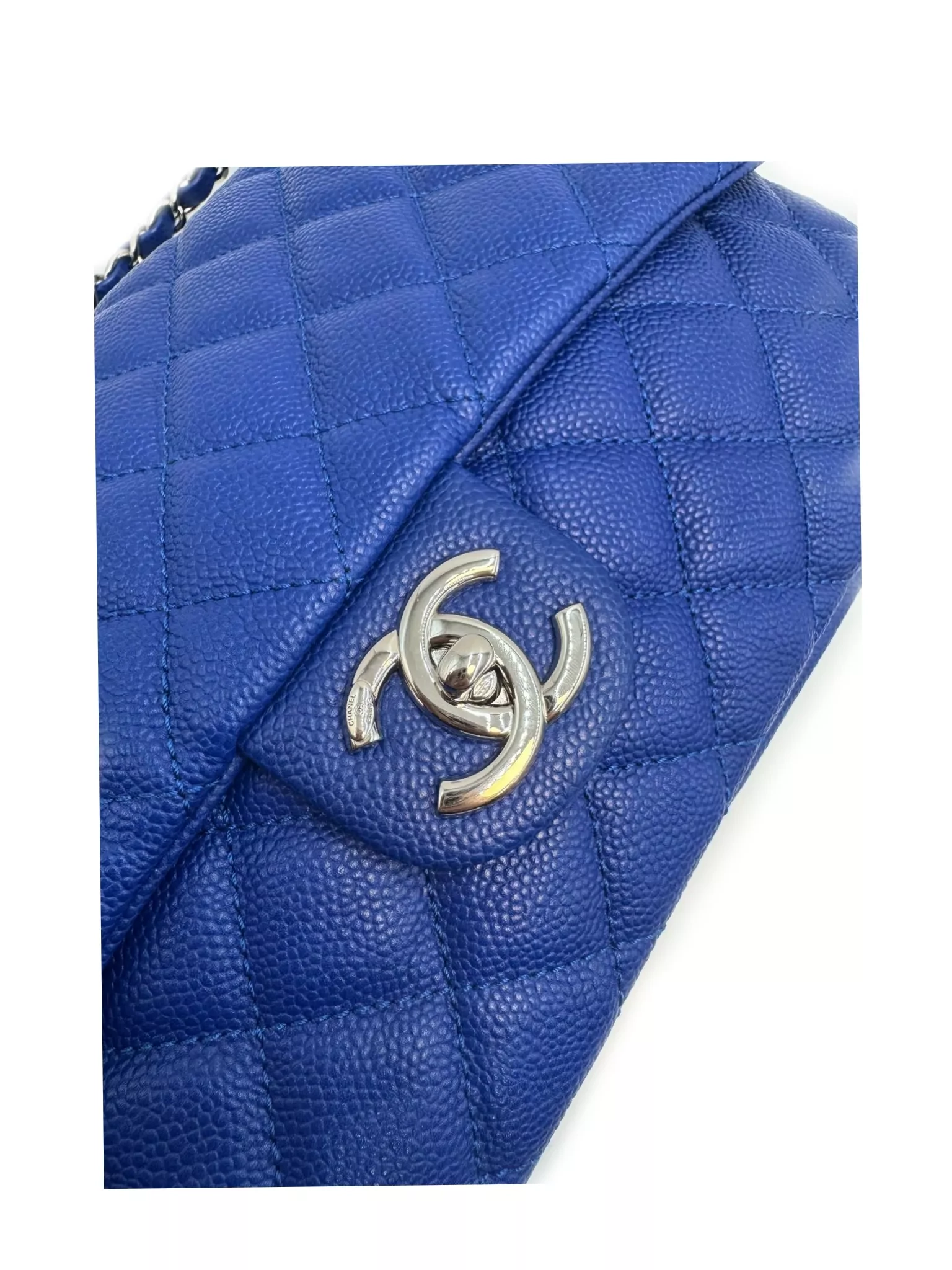 Chanel Caviar Easy Flap Bag - Detail 2