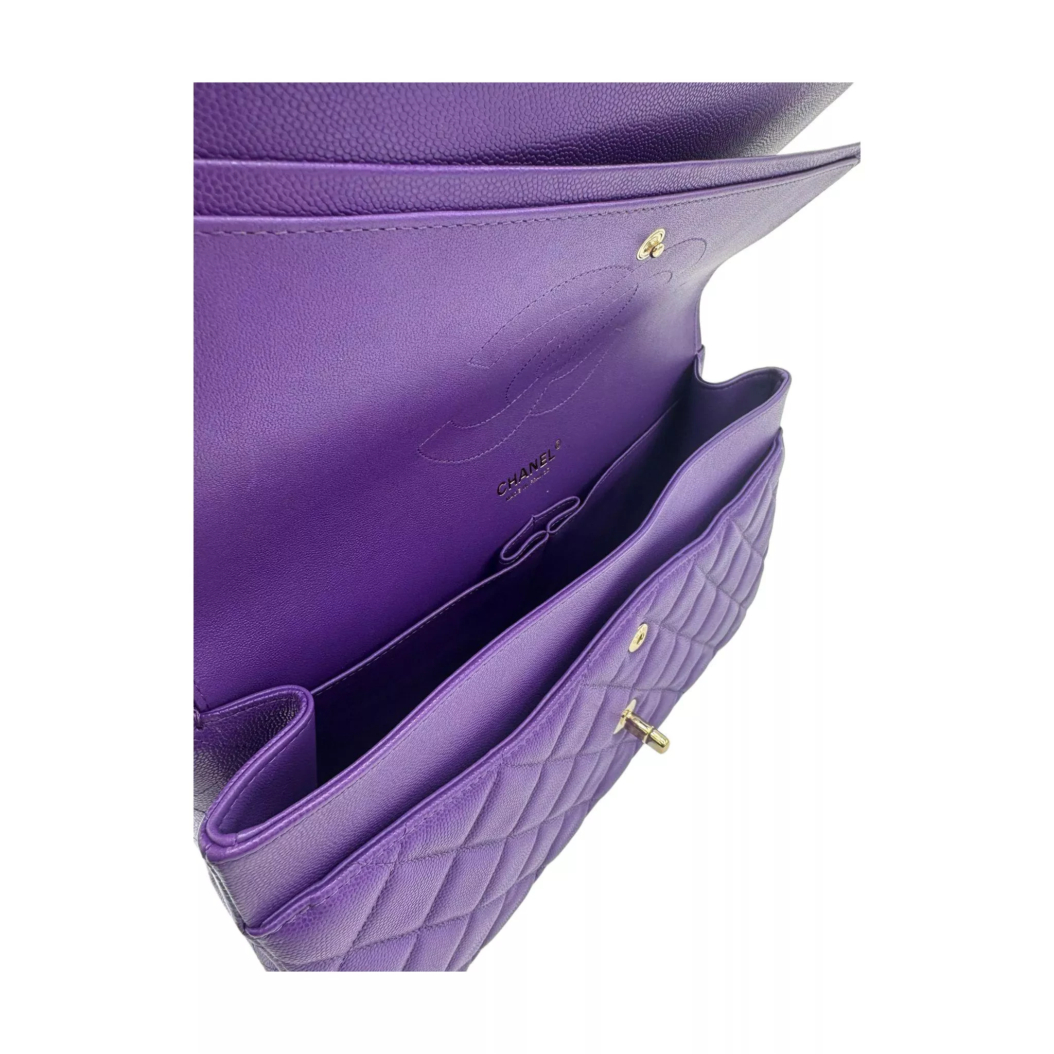 Chanel JCaviar Jumbo Double Flap - Side view