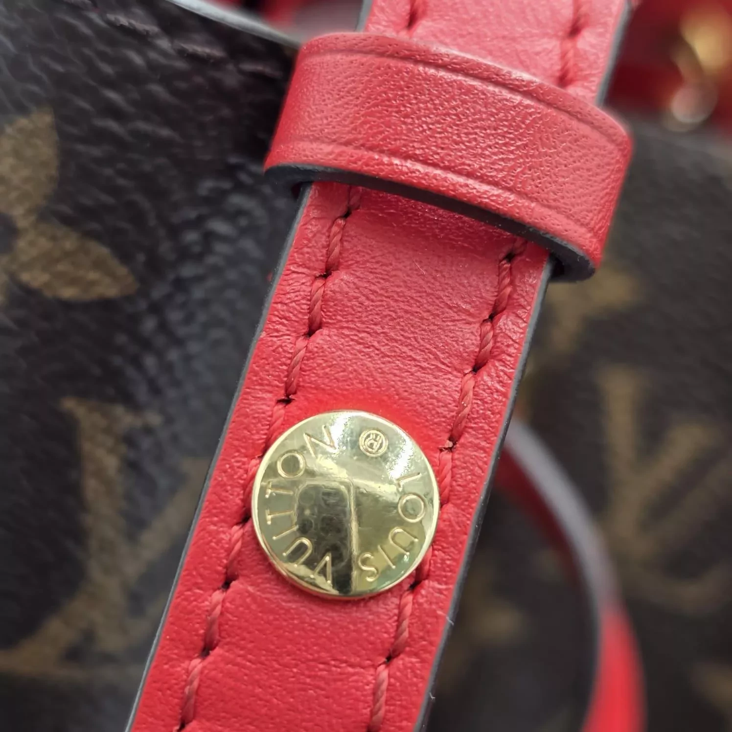 Louis Vuitton Neo Noe Monogram Red - Detail 1