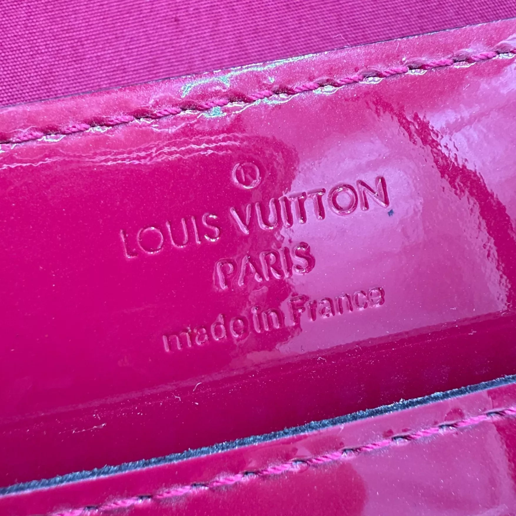 Louis Vuitton Vernis Louise Clutch - Detail 1