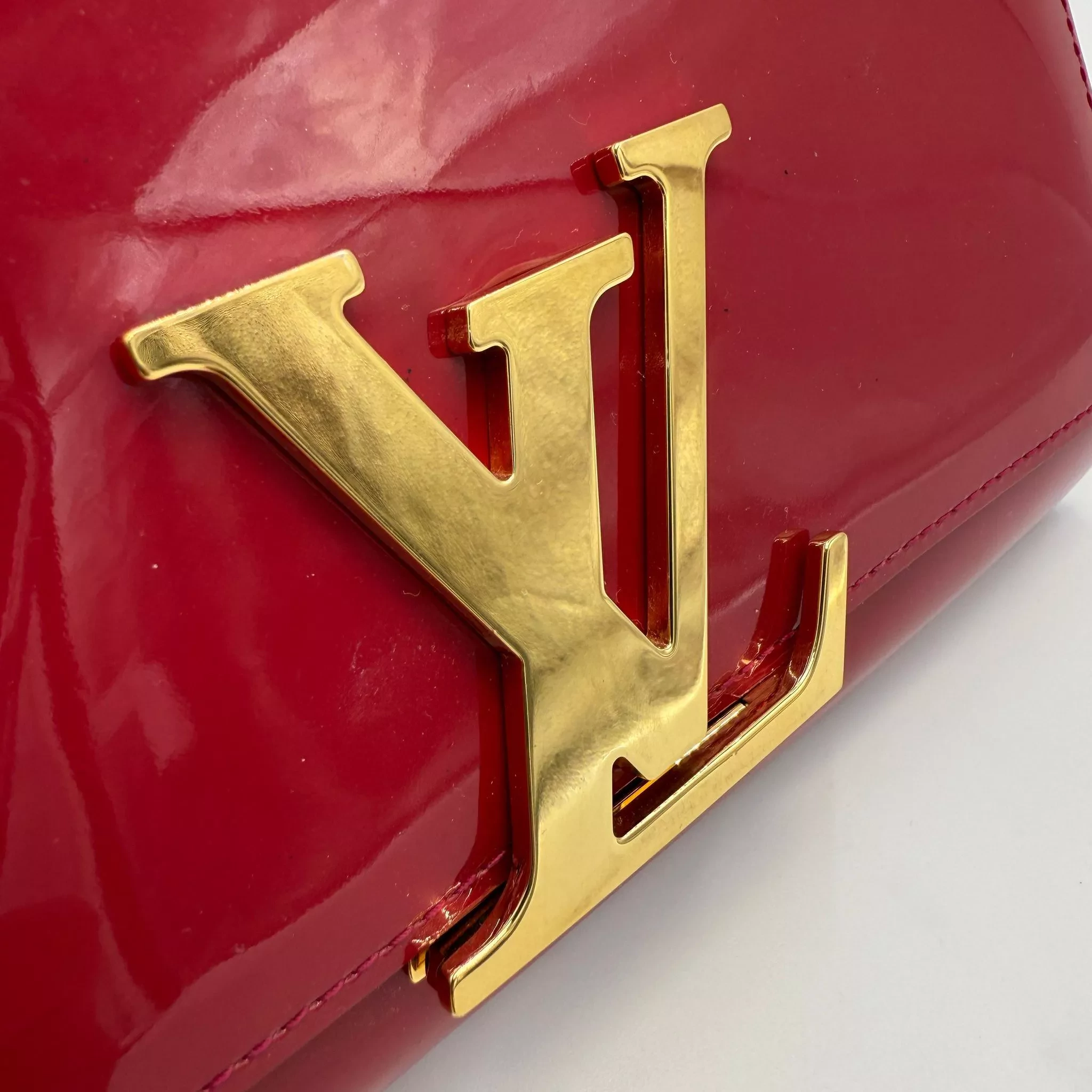 Louis Vuitton Vernis Louise Clutch - Detail 2