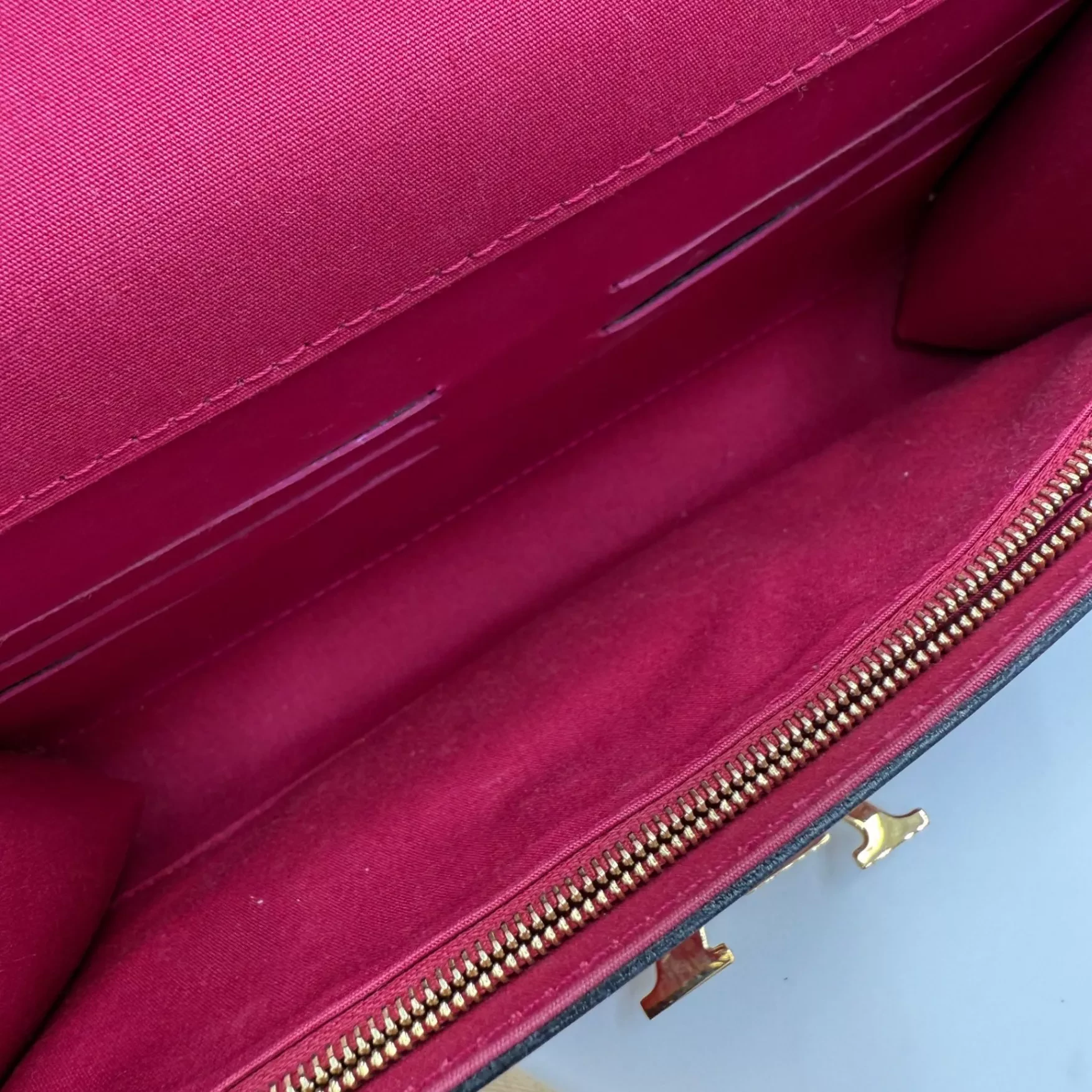 Louis Vuitton Vernis Louise Clutch - Image 10